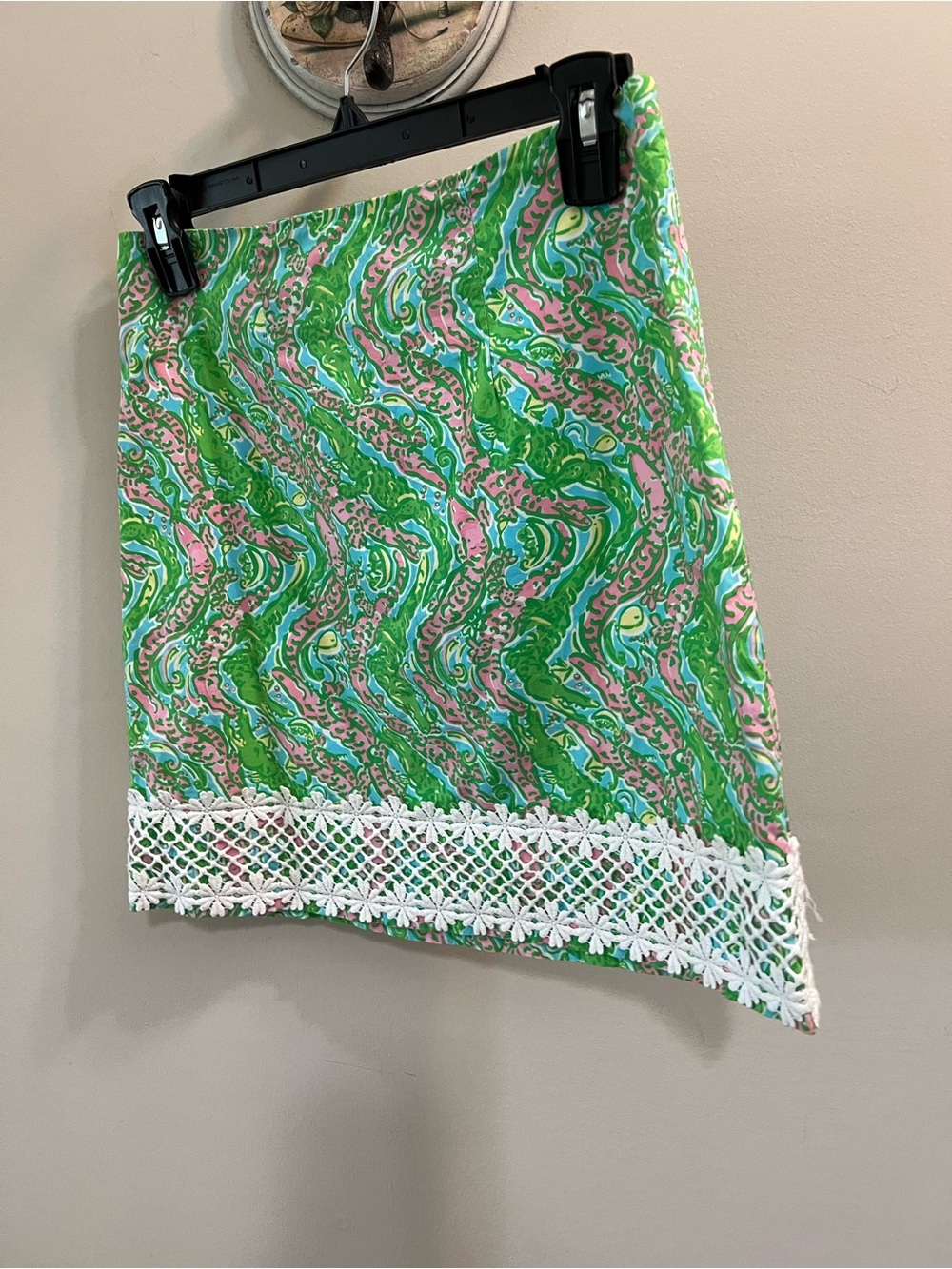 Lilly Pulitzer Green Pink Paisley Print Skirt with Lace Trim in white Sz 0